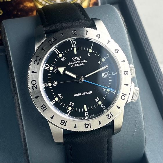 Glycine Airman Worldtimer  GMT Quartz Black Dial Swiss Made รูปที่ 3
