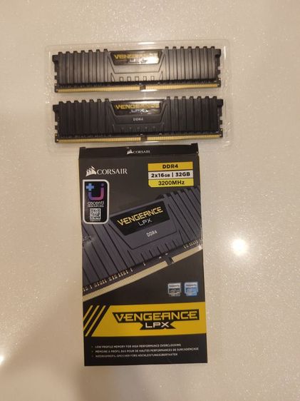 Corsair ram ddr4 
 32gb 