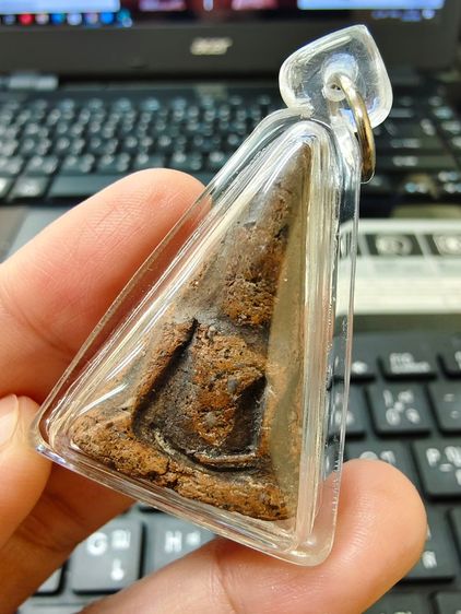 พระนางพญาเข่าโค้งเนื้อเก่ามาก รูปที่ 3