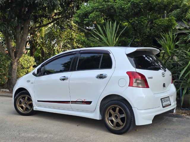 Toyota Yaris 2008 1.5 TRD Sportivo Sedan เบนซิน ไม่ติดแก๊ส เกียร์อัตโนมัติ ขาว รูปที่ 2