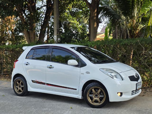 รถ Toyota Yaris 1.5 TRD Sportivo สี ขาว
