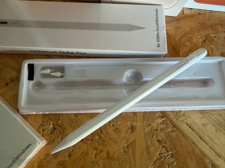 ปากกา Pencil สภาพสวยๆ ใช้กับ iPad ได้หลายหลายรุ่น ของใหม่
