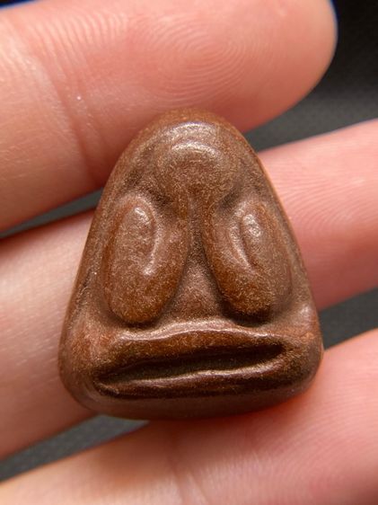 ปิดตามหาลาภ หลวงพ่อฟู วัดบางสมัคร จ.ฉะเชิงเทรา ปี 2554 เนื้อผงน้ำมัน (แดง) หลังยันต์นะโมพุทธายะ