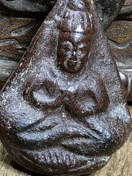 พระเครื่องเก่าๆของสะสมโบราณต่างๆ เป็นของหลุดของฝากของจำใว้นานเกินกว่า50ปี เเละเป็นของที่บ้านพ่อสะสมใว้เองค่ะ สนใจ โทรและLine 091-7968966 