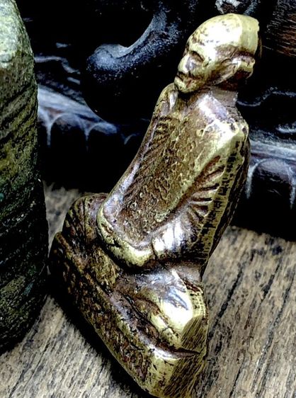 พระเครื่องเก่าๆของสะสมโบราณต่างๆ เป็นของหลุดของฝากของจำใว้นานเกินกว่า50ปี เเละเป็นของที่บ้านพ่อสะสมใว้เองค่ะ สนใจ โทรและLine 091-7968966  รูปที่ 13