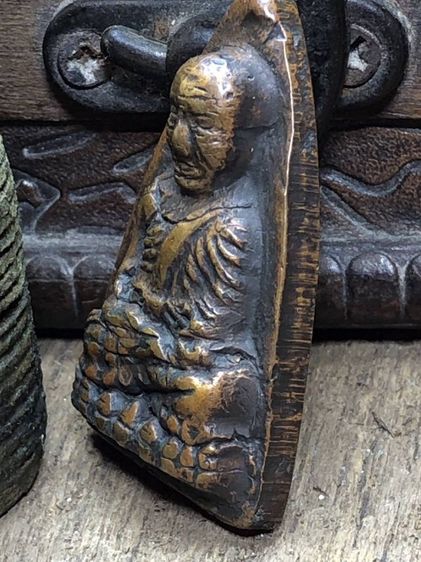 พระเครื่องเก่าๆของสะสมโบราณต่างๆ เป็นของหลุดของฝากของจำใว้นานเกินกว่า50ปี เเละเป็นของที่บ้านพ่อสะสมใว้เองค่ะ สนใจ โทรและLine 091-7968966  รูปที่ 14