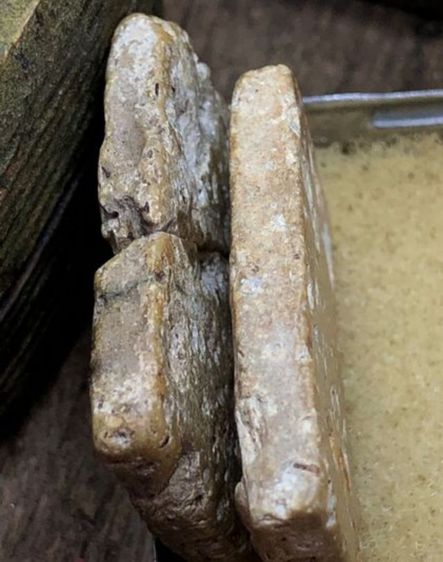 พระเครื่องเก่าๆของสะสมโบราณต่างๆ เป็นของหลุดของฝากของจำใว้นานเกินกว่า50ปี เเละเป็นของที่บ้านพ่อสะสมใว้เองค่ะ สนใจ โทรและLine 091-7968966  รูปที่ 18