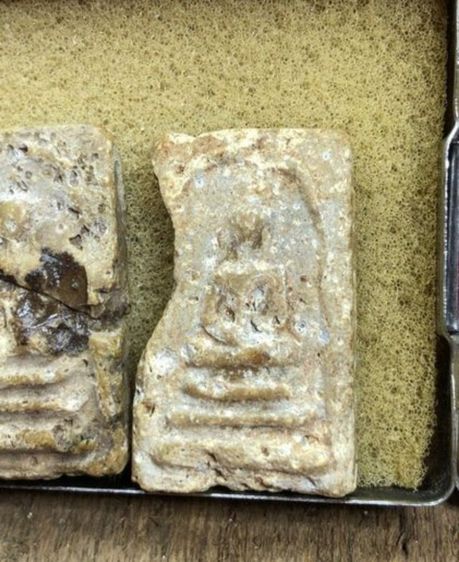 พระเครื่องเก่าๆของสะสมโบราณต่างๆ เป็นของหลุดของฝากของจำใว้นานเกินกว่า50ปี เเละเป็นของที่บ้านพ่อสะสมใว้เองค่ะ สนใจ โทรและLine 091-7968966  รูปที่ 2