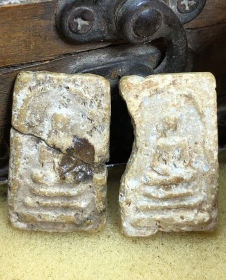 พระเครื่องเก่าๆของสะสมโบราณต่างๆ เป็นของหลุดของฝากของจำใว้นานเกินกว่า50ปี เเละเป็นของที่บ้านพ่อสะสมใว้เองค่ะ สนใจ โทรและLine 091-7968966  รูปที่ 17