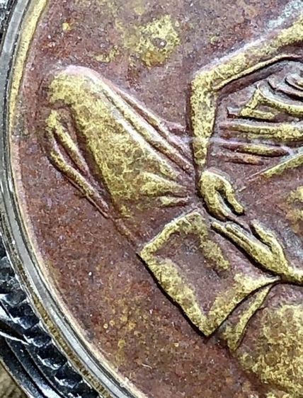 พระเครื่องเก่าๆของสะสมโบราณต่างๆ เป็นของหลุดของฝากของจำใว้นานเกินกว่า50ปี เเละเป็นของที่บ้านพ่อสะสมใว้เองค่ะ สนใจ โทรและLine 091-7968966  รูปที่ 9