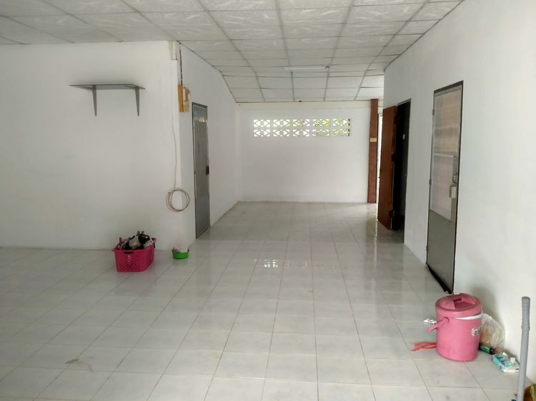 อื่นๆ ไม่มี สร้างเสร็จก่อน 2010 ขายเช่า บ้านคอนกรีตชั้นเดียว ใกล้ สภ.ลาดหญ้า รูปที่ 2