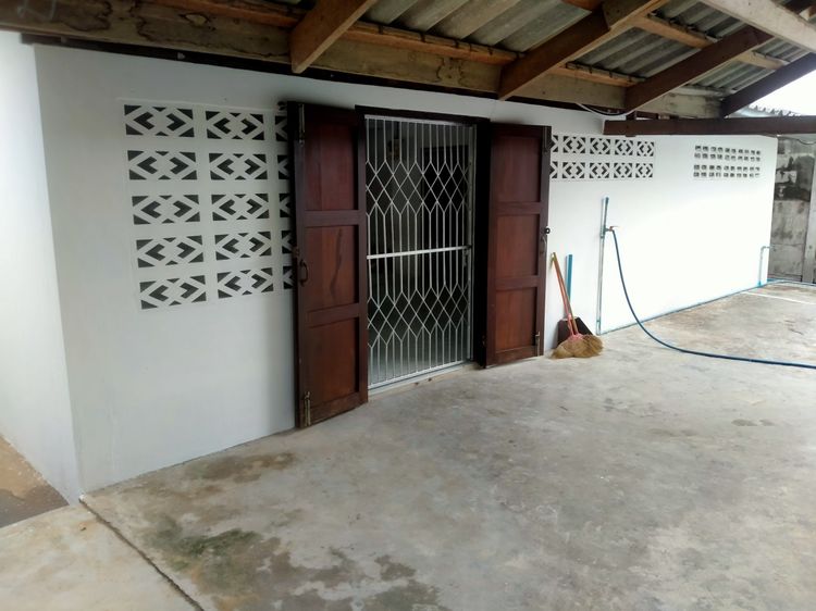 อื่นๆ ไม่มี สร้างเสร็จก่อน 2010 ขายเช่า บ้านคอนกรีตชั้นเดียว ใกล้ สภ.ลาดหญ้า รูปที่ 3