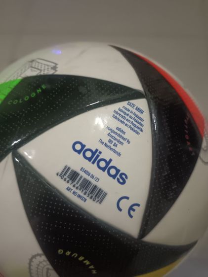 ลูกฟุตบอล adidas ไซส์มินิแท้ครับ