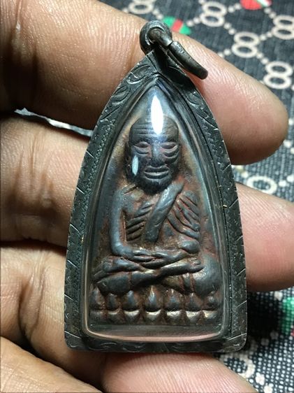 หลวงปู่ทวดเลี่ยมกรอบเงิน