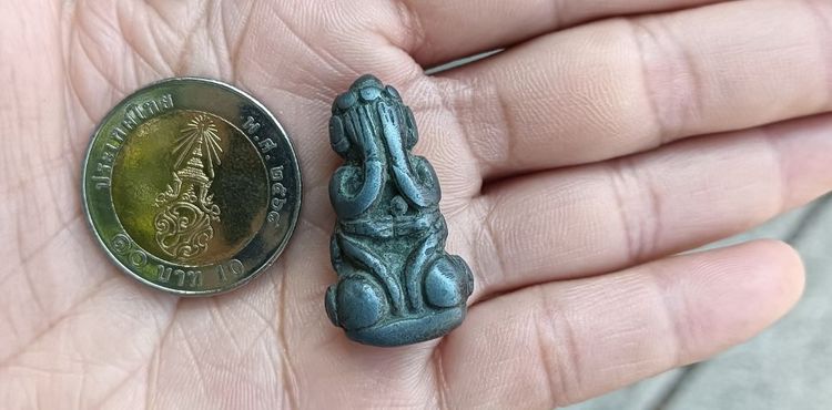 พระปิดตาไม่ทราบเนื้อ 1 องค์ รูปที่ 9