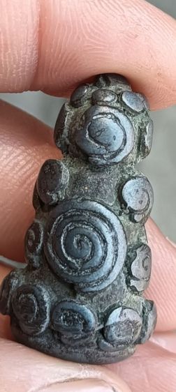 พระปิดตาไม่ทราบเนื้อ 1 องค์ รูปที่ 8