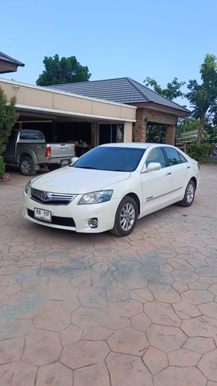 รถ Toyota Camry 2.4 Hybrid สี ขาว