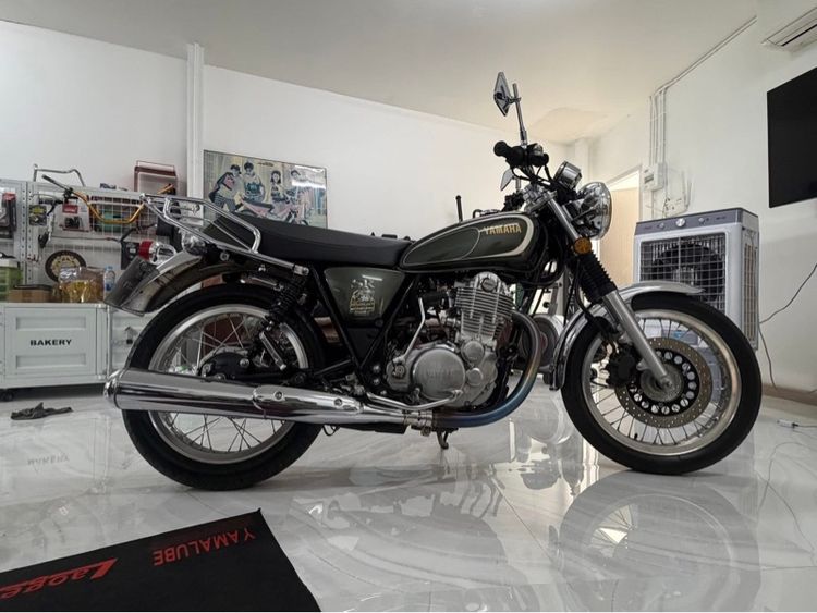 Yamaha SR400