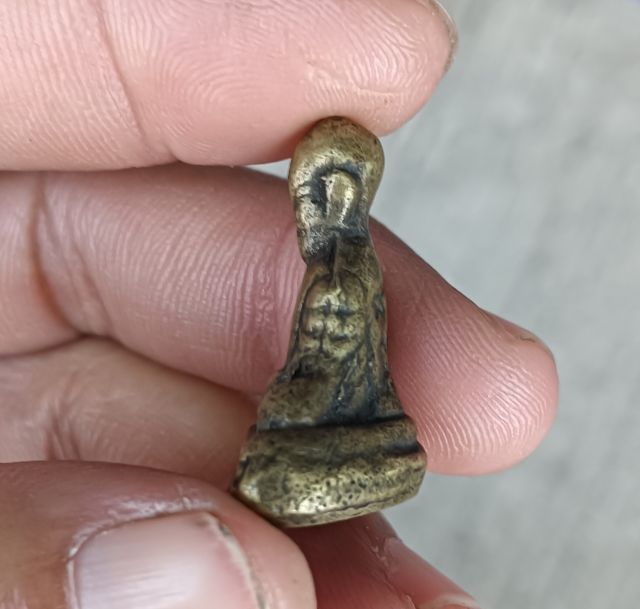 พระรูปหล่อ 1 องค์ รูปที่ 3