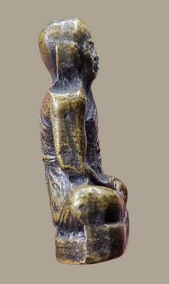 หลวงพ่อเพี้ยน รูปเหมือนปั๊ม ไตรมาส ปี 2547 เนื้อทองระฆังผสมชนวนเก่า หมายเลข 1216 รูปที่ 5