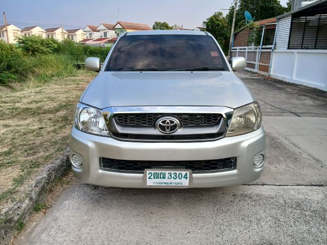 Toyota Hilux Vigo 2011 2.5 J Pickup ดีเซล ไม่ติดแก๊ส เกียร์ธรรมดา เทา รูปที่ 2