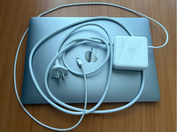 MacBook Pro 2019 13-inch i5 Processor  รูปที่ 3