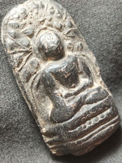 พระคงลำพูนครับ รูปที่ 7