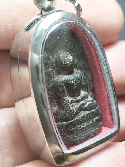 พระคงลำพูนครับ รูปที่ 3