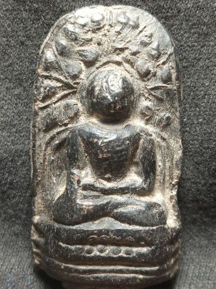 พระคงลำพูนครับ รูปที่ 11