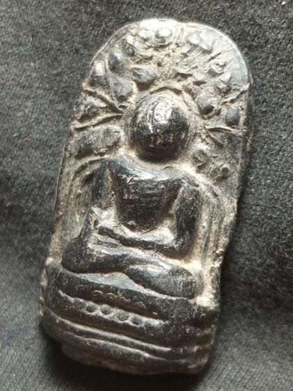 พระคงลำพูนครับ รูปที่ 5