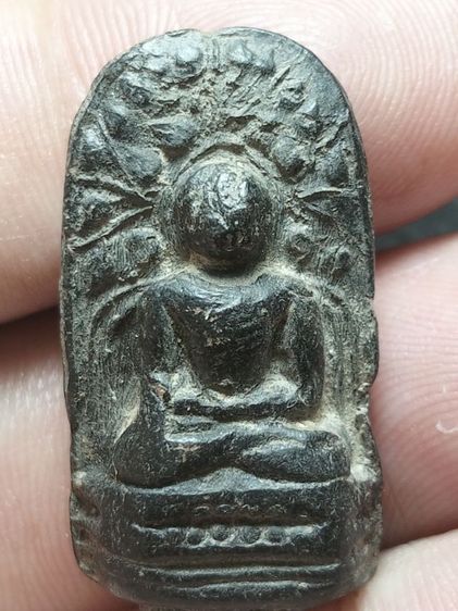 พระคงลำพูนครับ รูปที่ 10