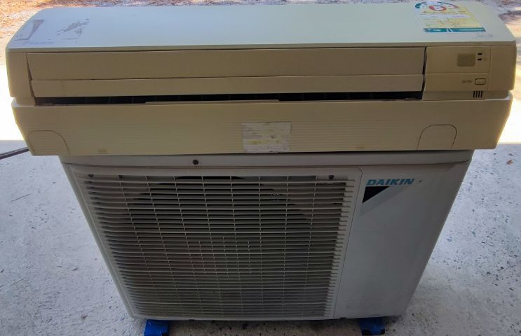แอร์ติดผนัง Daikin แอร์ไดกิ้น12000btuมือสอง