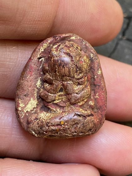 พระปิดตาเนื้อผงปิดทองหลวงพ่อทัพ