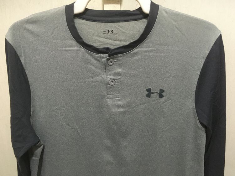 เสื้อยืด Henley(เฮนรี่) แขนยาว แบรนด์ UNDER ARMOUR สีโทนเทา รูปที่ 3