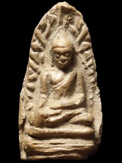 พระรอดลำพูนพิมพ์ใหญ่ครับ