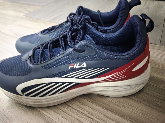 รองเท้ามือสอง