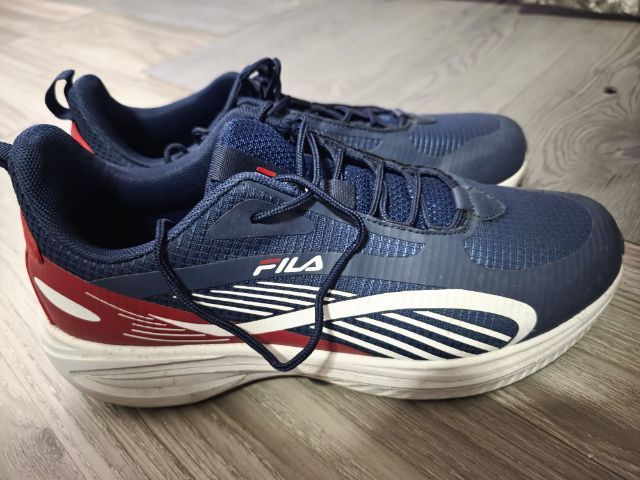 รองเท้ามือสอง รูปที่ 2