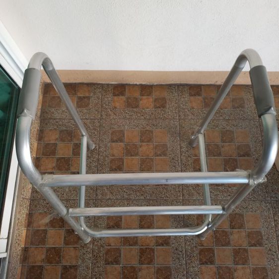 วอล์คเกอร์ 4 ขา  รูปที่ 4