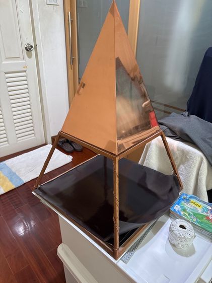 ปีระมิดไม้ทองแดงขนาดใหญ่