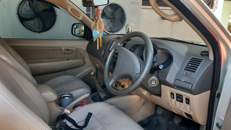Toyota Hilux Vigo Champ 2014 Smart Cab 2.5 E VNT Prerunner Pickup ดีเซล ไม่ติดแก๊ส เกียร์ธรรมดา บรอนซ์เงิน รูปที่ 3