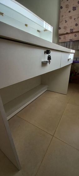 โต๊ะเคาน์เตอร์ไม้ 2 ชั้น มีลิ้นชัก 2 ช่อง รูปที่ 3