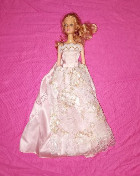 ตุ๊กตาและบ้านตุ๊กตา ตุ๊กตา