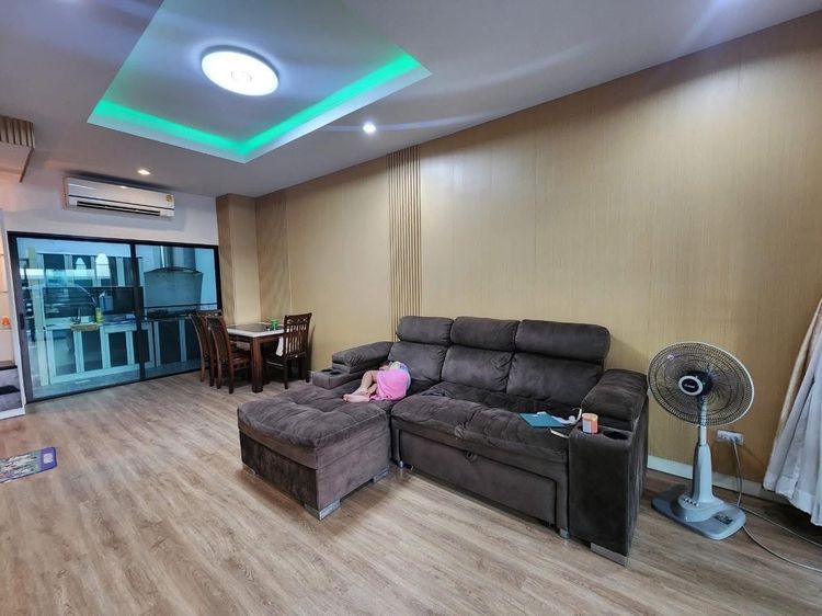 AP (Thailand) มีบางส่วน ให้เช่า ทาวน์โฮม 3 ชั้น บ้านกลางเมือง พระราม 9 – กรุงเทพกรีฑา 🏡  ทาวน์โฮมพร้อมอยู่ เฟอร์นิเจอร์ครบ เหมาะอยู่อาศัยหรือทำโฮมออฟฟิศ รูปที่ 4