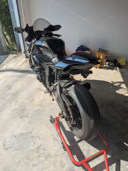  Yamaha R1 รูปที่ 4