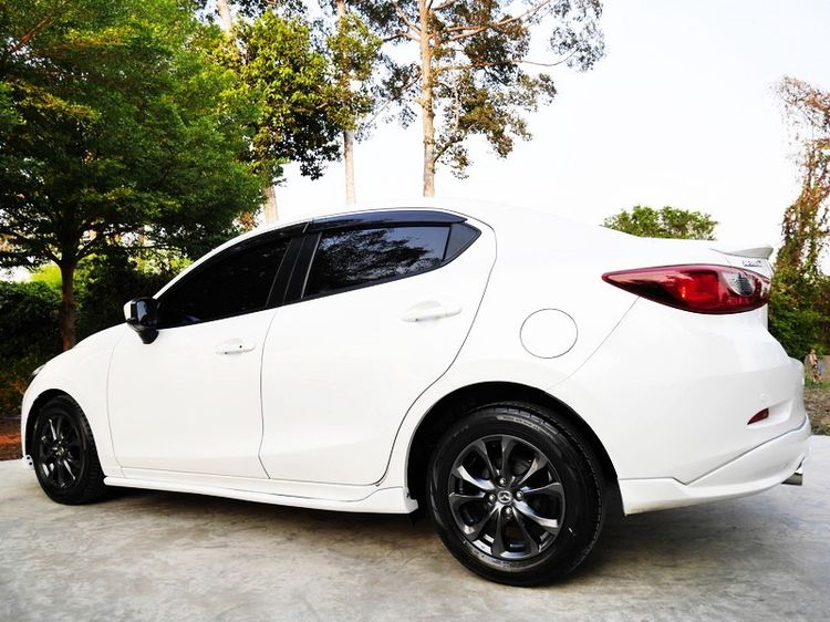 Mazda Mazda 2 2018 1.3 High Connect Sedan เบนซิน ไม่ติดแก๊ส เกียร์อัตโนมัติ ขาว รูปที่ 3