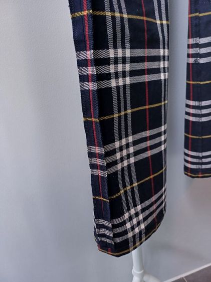 Burberry London Blue Label Nova Check Women Pants Size 36 เอวต่ำ


รอบเอววัดได้ 29นิ้ว ควรเผื่อไซส์ 2 ไซส์

 รูปที่ 13