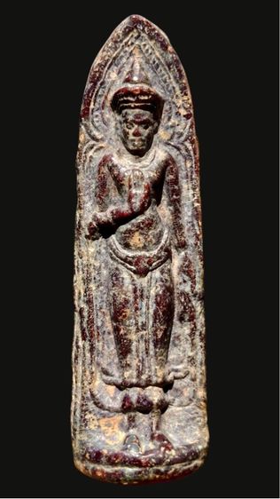 พระร่วงหลังรางปืน พิมนิยม กรุวัดพระศรีรัตนมหาธาตุราชวรวิหาร  หรือกรุวัดพระปรางค์ สุโขทัย   เนื้อตะกั่วสนิมแดง 