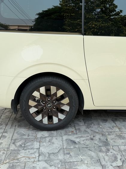 Hyundai Staria 2022 PREMIUM 2.2 Utility-car ดีเซล ไม่ติดแก๊ส เกียร์อัตโนมัติ ดำ รูปที่ 4