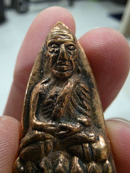 รูปหล่อ เนื้อโลหะ หลวงปู่ทวด หลังเตารีด สวย เดิมๆ หนักๆ ไม่ทราบที่ ขายตามสภาพ พร้อมส่งครับ รูปที่ 2