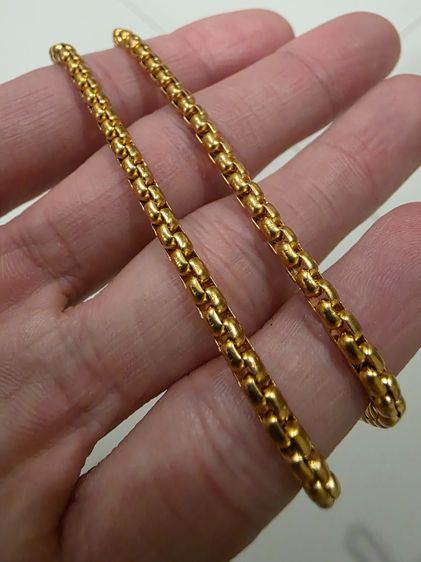 สร้อยคอ สีทอง ยาว สวย ไม่ลอกไม่ดำ เดิมๆ หนักๆ ขายตามสภาพ ยาวสวมคอได้เลย พร้อมส่งครับ  รูปที่ 3